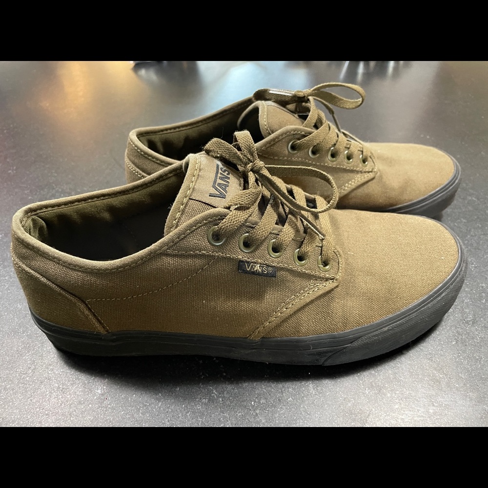 EUC size 10 mens low top Vans - army green, black gum.